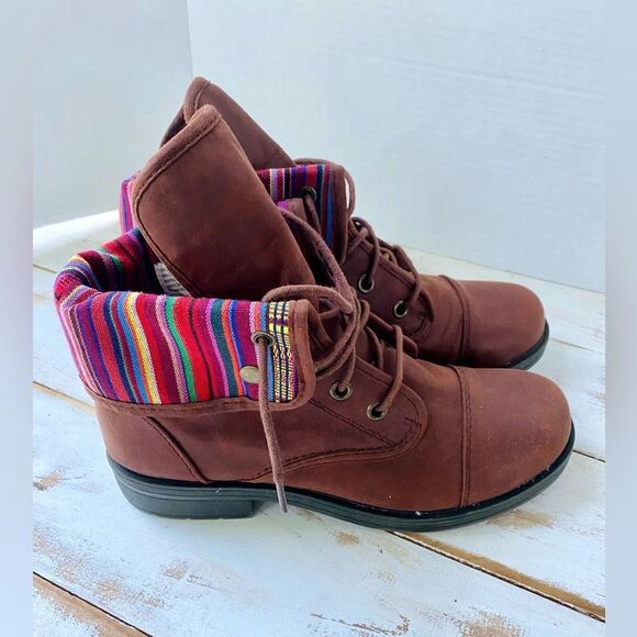 American Eagle Outfitters Shoes - AMERICAN EAGLE boots brown faux leather FALL bootie boho colorful EUC 9.5